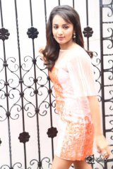 Tejaswi Madivada Interview About Rojulu Marayi